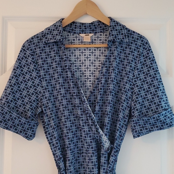 Geometric wrap-look dress 👗 - Picture 3 of 6